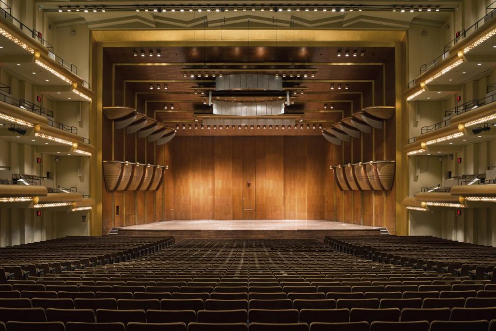 LincolnCenter_David-Geffen-Hall_1087EC4D-©-Iñaki-Vinaixa_1199x800-1024x683