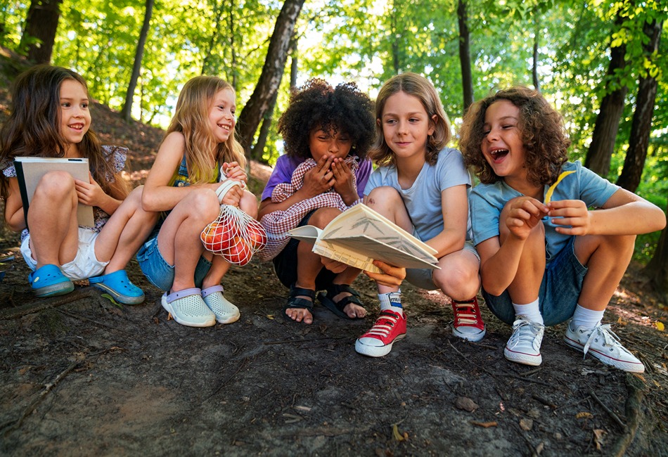 FEATURE_First Timers Guide to Planning a Field Trip_children-outdoor-courtesy-of-freepik
