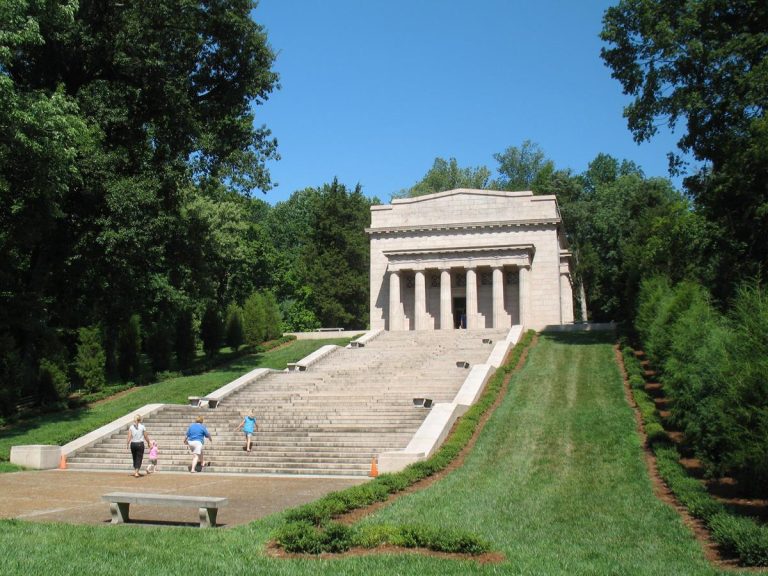 Abraham Lincoln Birthplace National Historical Park in Kentucky. Photo courtesy of GPA Photo Archive via Flickr 768x576