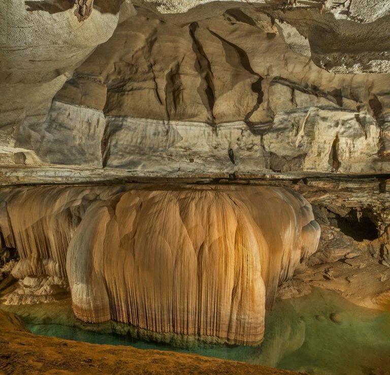 Blanchard Springs Caverns The Giant Flowstone at Blanchard Springs Caverns in Arkansas. photo credit Dave Bunnell via Wikimedia Commons 768x738