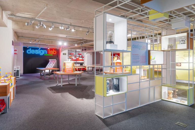 Phillip and Patricia Frost Museum of Science in Florida. Design Lab for students. Photo credit Phillip and Patricia Frost Museum of Science Facebook 768x511