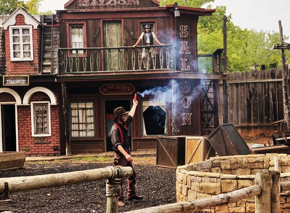 Rooftop Showdown show at Six Flags Frontier City