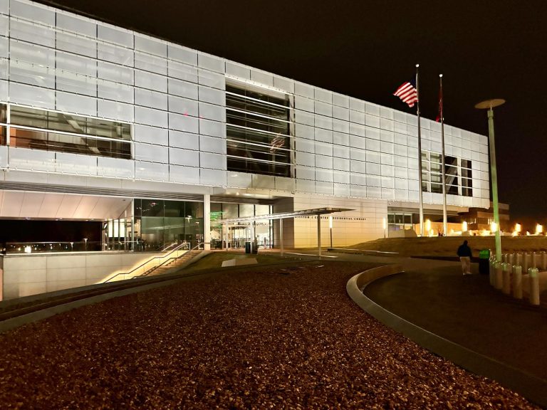 William J Clinton Presidential Library and Museum in Arkansas photo by Warren LeMay 768x576