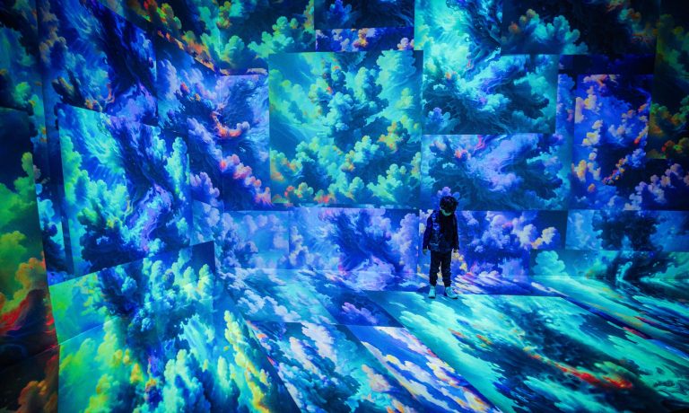 ARTECHOUSE blue exhibit in NYC. Photo credit ARTECHOUSE NYC Facebook 768x460