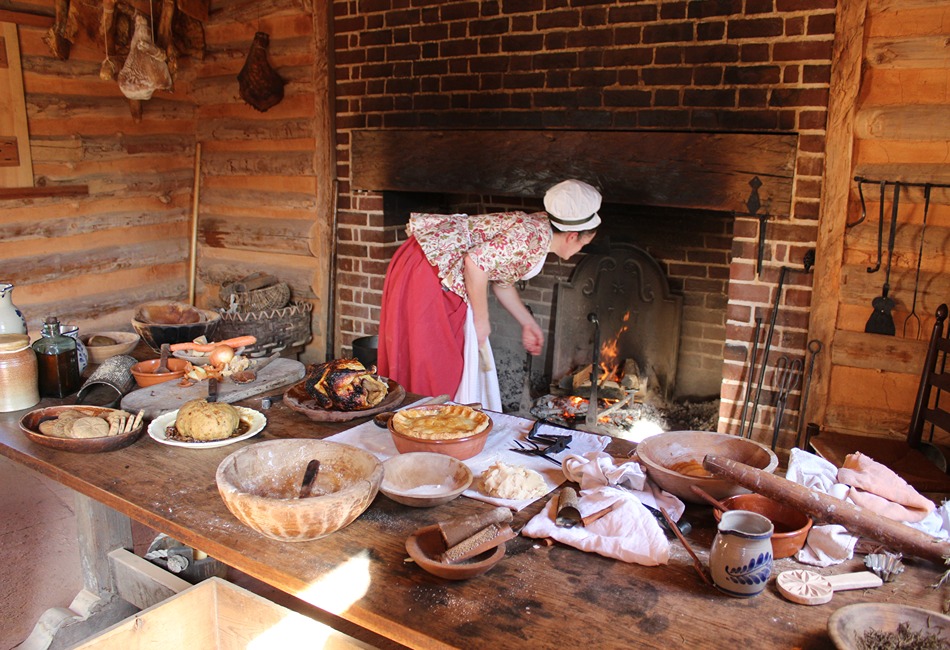 American Revolution Museum at Yortkown_farm kitchen_cooking over open hearth_Jamestown-Yorktown Foundation photo