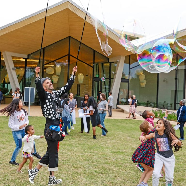 Arkansas Museum of Fine Arts bubble fun. Photo credit Arkansas Museum of Fine Arts Facebook 768x768