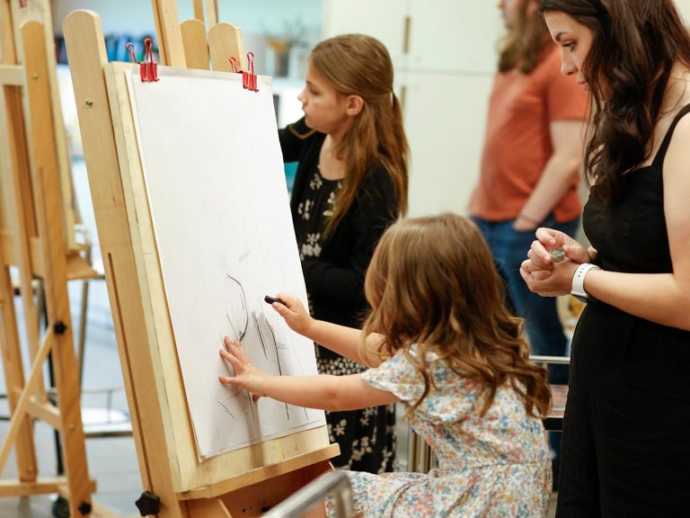Arkansas Museum of Fine Arts youth art class. Photo credit Arkansas Museum of Fine Arts Facebook 768x576
