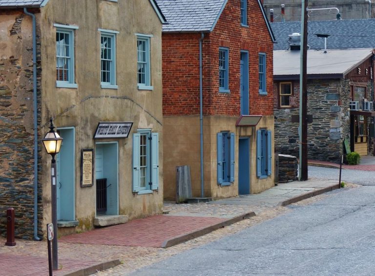 Harpers Ferry WV. photo credit publicdomainpictures via Pixabay 768x566