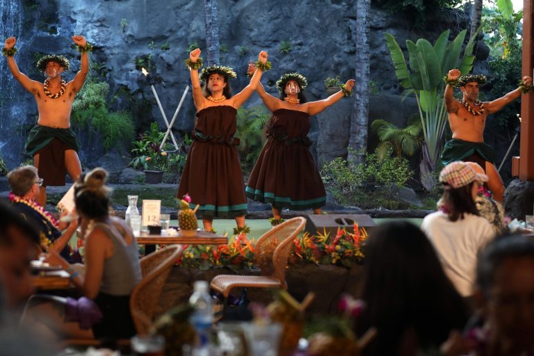 Polynesian Cultural Center dinner performance. Photo credit Gage Skidmore via Flickr 768x512