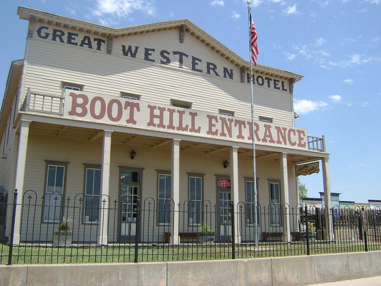 Boot Hill Museum Lithistman CC BY SA 3.0 768x576