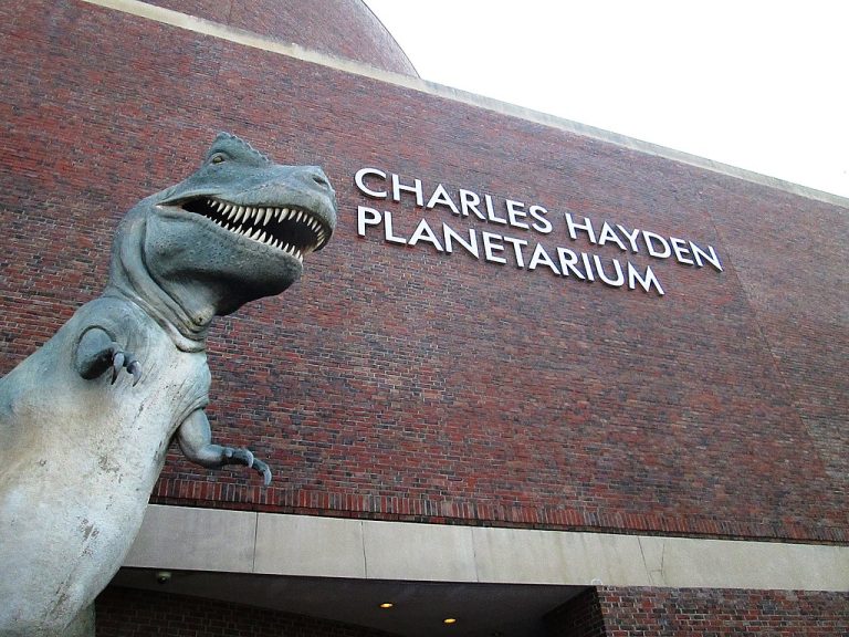 Charles Hayden Planetarium Beyond My Ken CC BY SA 4.0 768x576