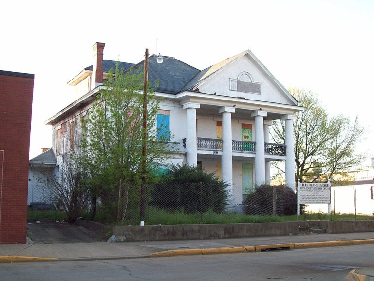 Elizabeth Harden Gilmore House Pubdog Public domain via Wikimedia Commons 768x576