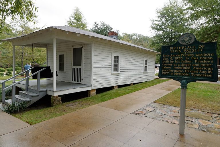 Elvis Presley Birthplace Judson McCranie CC BY SA 3.0 768x513