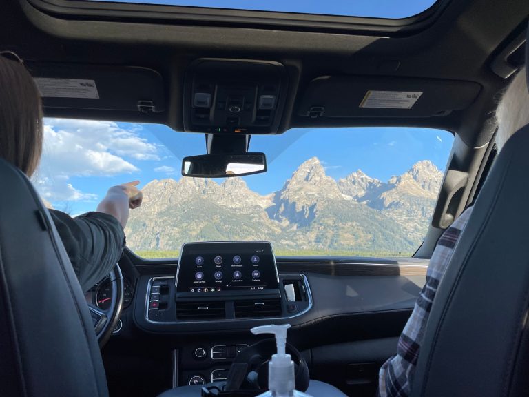 Jackson Hole Wildlife Safaris safari ride. Photo credit Jackson Hole Wildlife Safaris Facebook 768x576