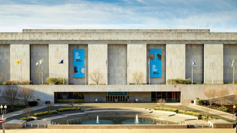 Smithsonian National Museum of American History 1 Smithsonian Photo 768x432