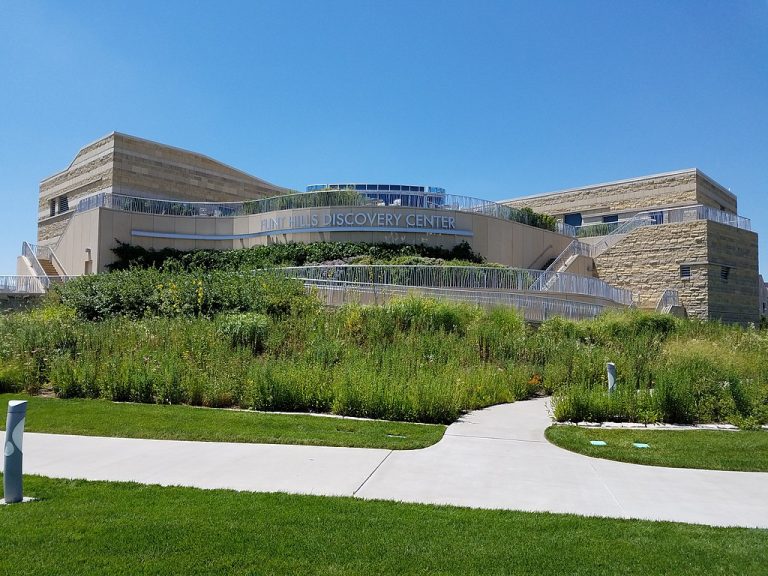 Flint Hills Discovery Center Xerxes2004 CC BY SA 4.0 768x576