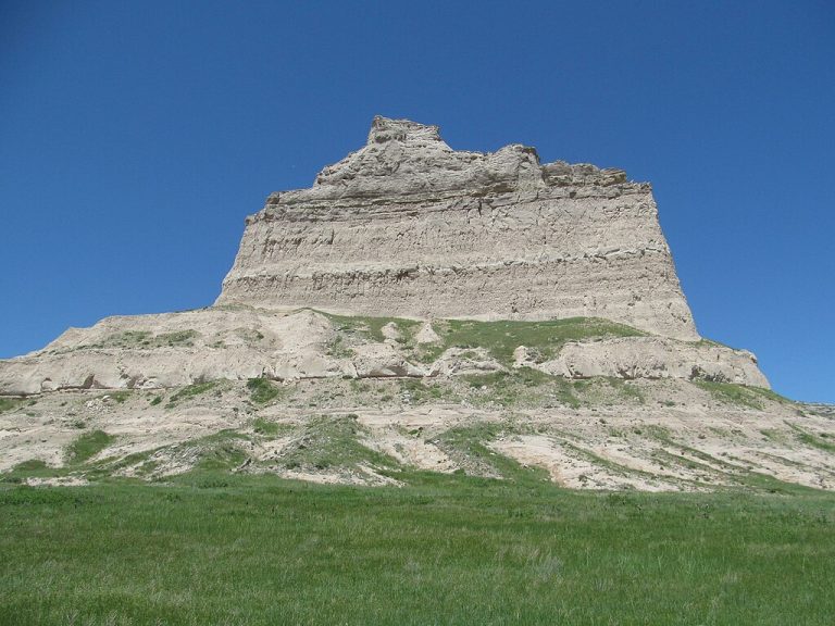 Scotts Bluff National Monument Doug Kerr from Albany NY United States CC BY SA 2.0 2 768x576