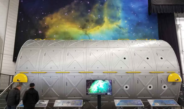 Boeing Future of Flight Aviation Center Boeing Factory Tour website 3 768x454