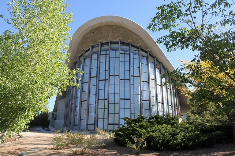 Fleischmann Planetarium Jeffrey Beall CC BY SA 3.0 768x512