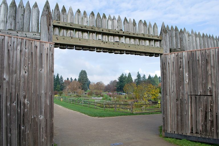 Fort Vancouver National Historic Site Visitor7 CC BY SA 3.0 768x512