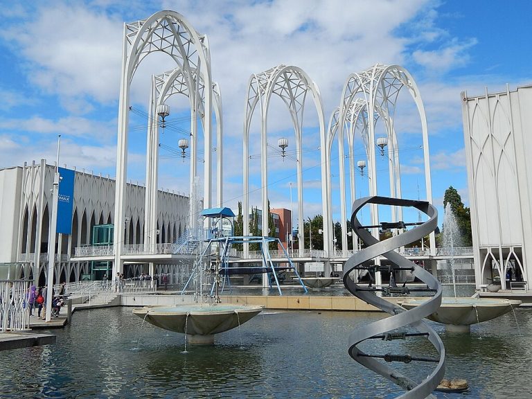 Pacific Science Center Ron Clausen CC BY SA 4.0 768x576