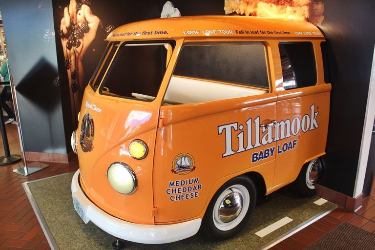 Tillamook Creamery jlh lunasea CC BY SA 2.0 768x512