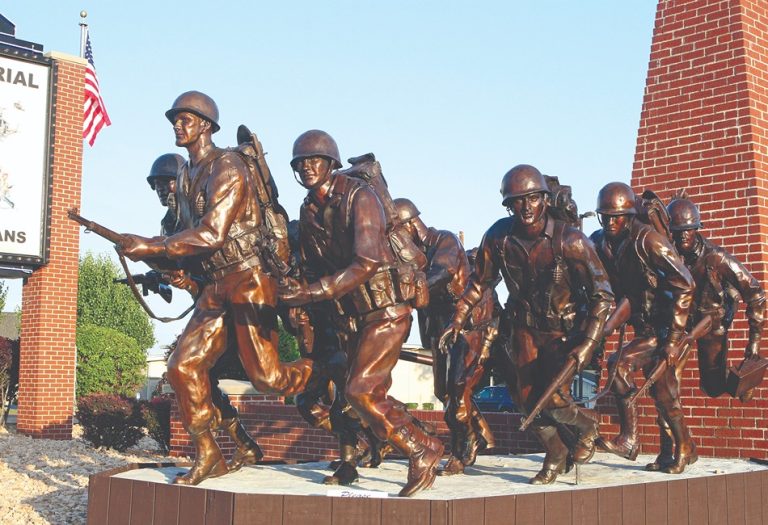 Veterans Memorial Museum Statue Front 768x525