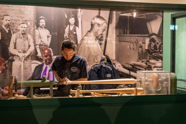 Louisville Slugger Museum Factory 768x512