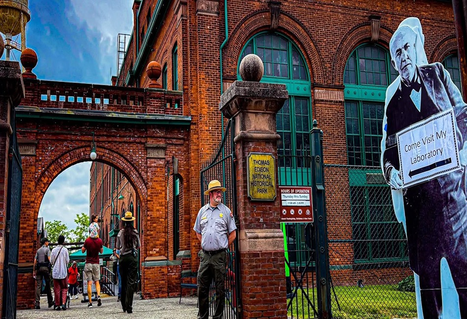 Inventors, Revolutionaries and Hands-On Discovery